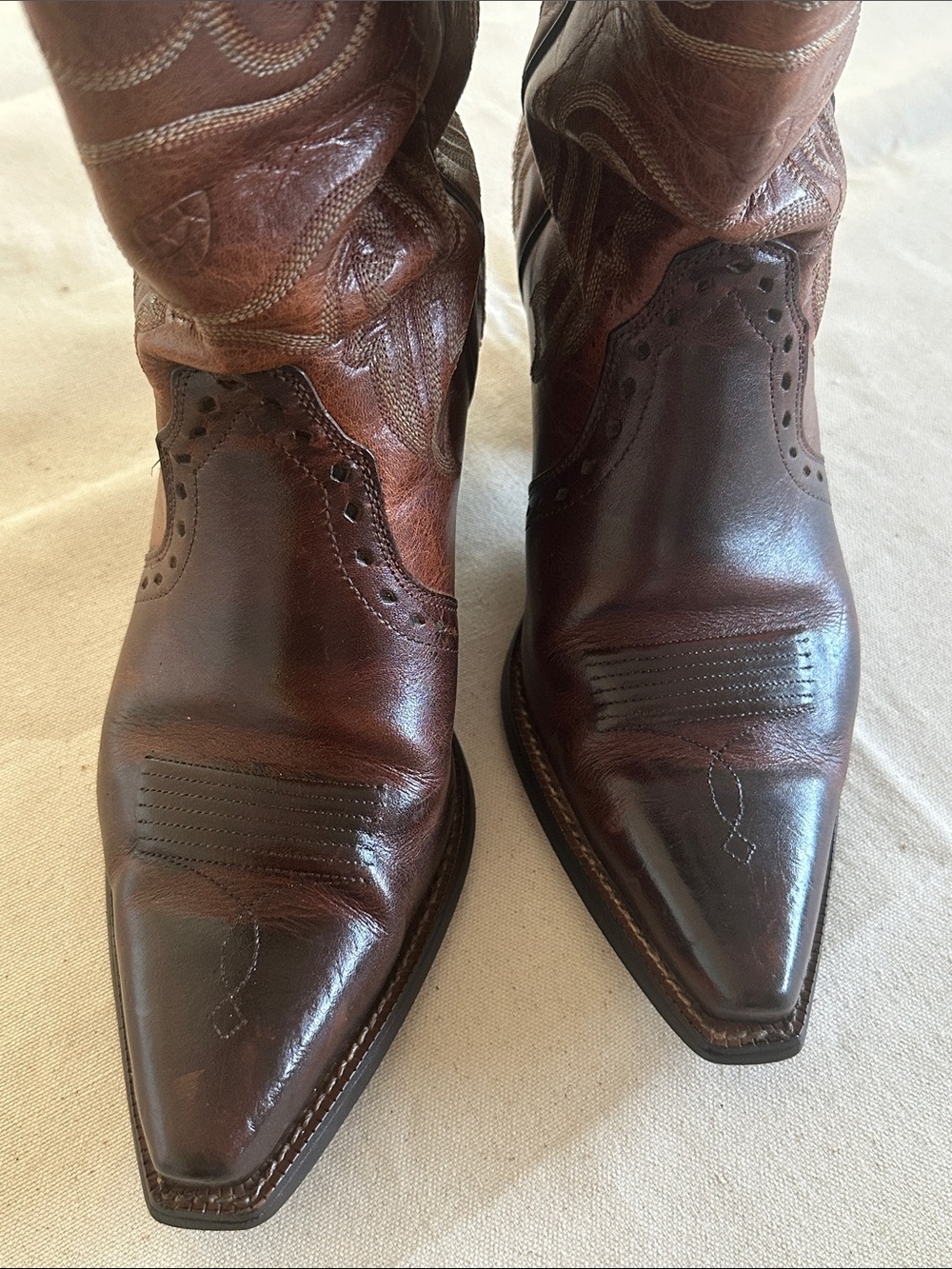 Ariat Heritage Embroidery Snip Toe Cowboy Boots - Picture 7 of 15
